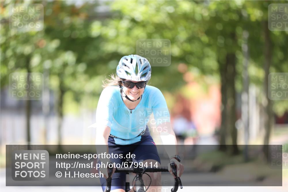11.08.2024 - GEWOBA Citytriathlon Bremen H.Heesch http://msf.ph/oto/6799414 11.08.2024 13:37:57 Radfahren 591, 655, 675 meine-sportfotos.de