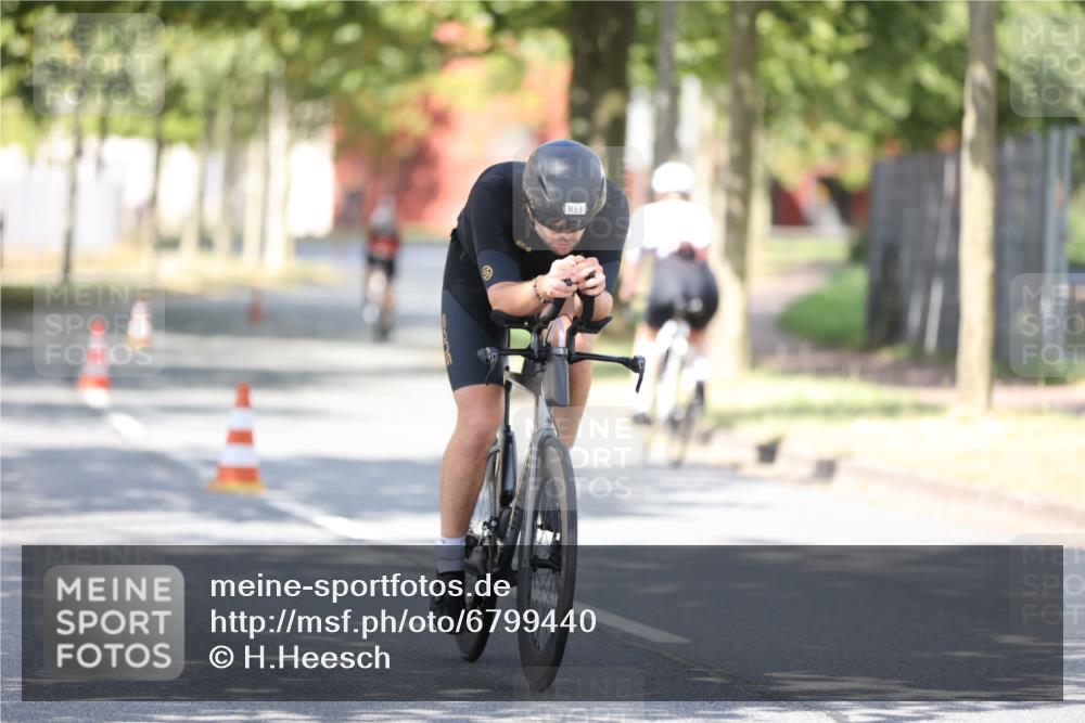 11.08.2024 - GEWOBA Citytriathlon Bremen H.Heesch http://msf.ph/oto/6799440 11.08.2024 11:56:50 Laufen  meine-sportfotos.de