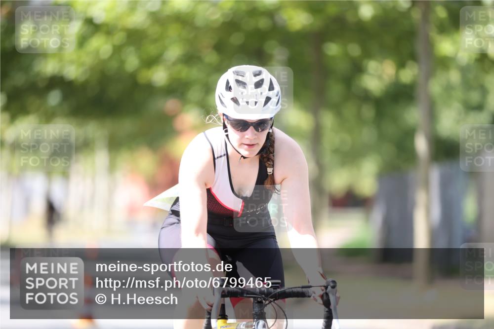 11.08.2024 - GEWOBA Citytriathlon Bremen H.Heesch http://msf.ph/oto/6799465 11.08.2024 13:38:06 Radfahren 405, 424, 522, 591, 604, 655, 675 meine-sportfotos.de