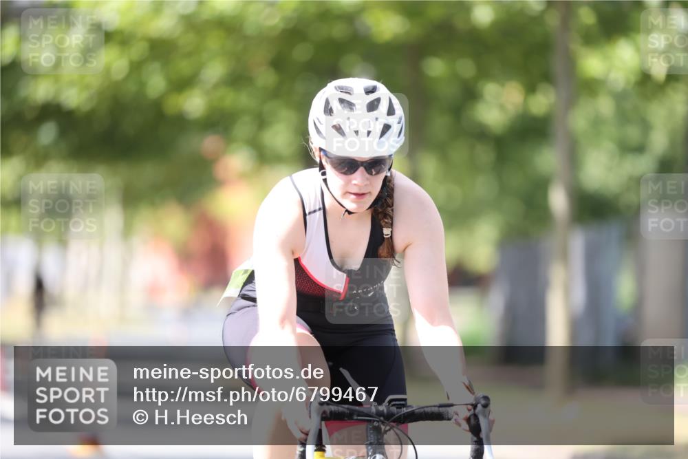 11.08.2024 - GEWOBA Citytriathlon Bremen H.Heesch http://msf.ph/oto/6799467 11.08.2024 13:38:07 Radfahren 405, 424, 522, 591, 604, 655, 675 meine-sportfotos.de