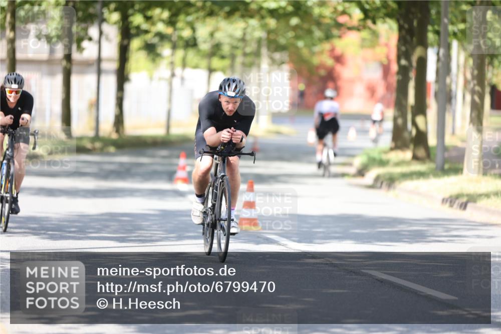 11.08.2024 - GEWOBA Citytriathlon Bremen H.Heesch http://msf.ph/oto/6799470 11.08.2024 11:56:53 Laufen  meine-sportfotos.de