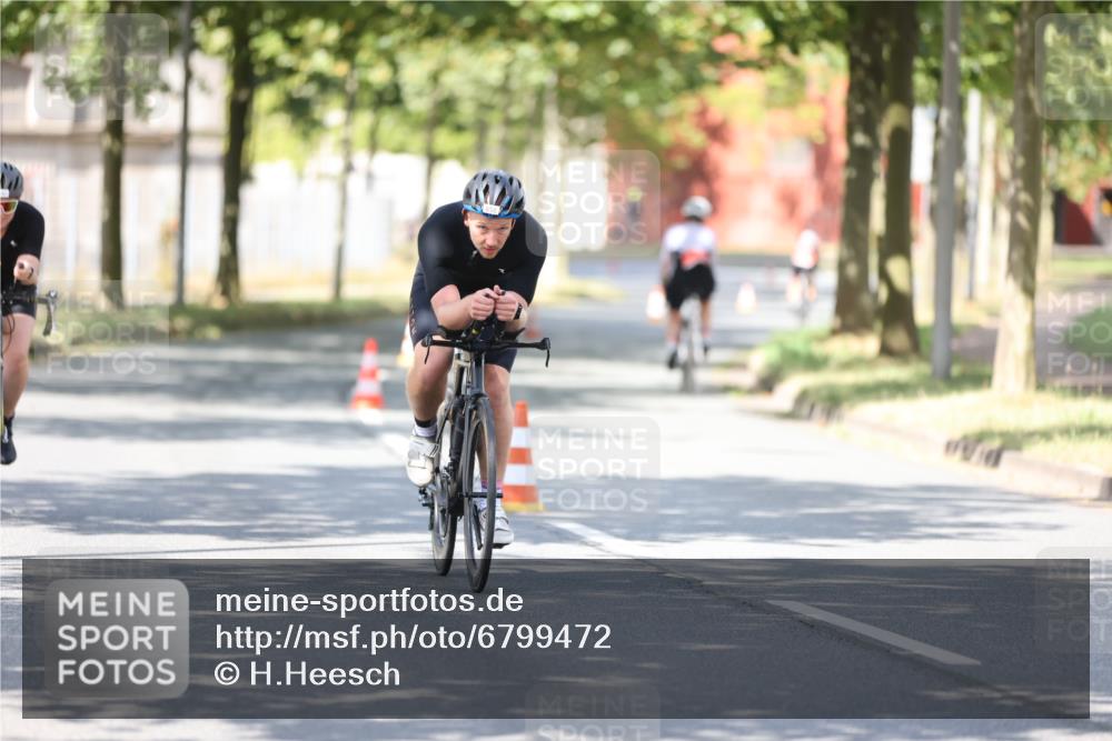 11.08.2024 - GEWOBA Citytriathlon Bremen H.Heesch http://msf.ph/oto/6799472 11.08.2024 11:56:54 Laufen  meine-sportfotos.de