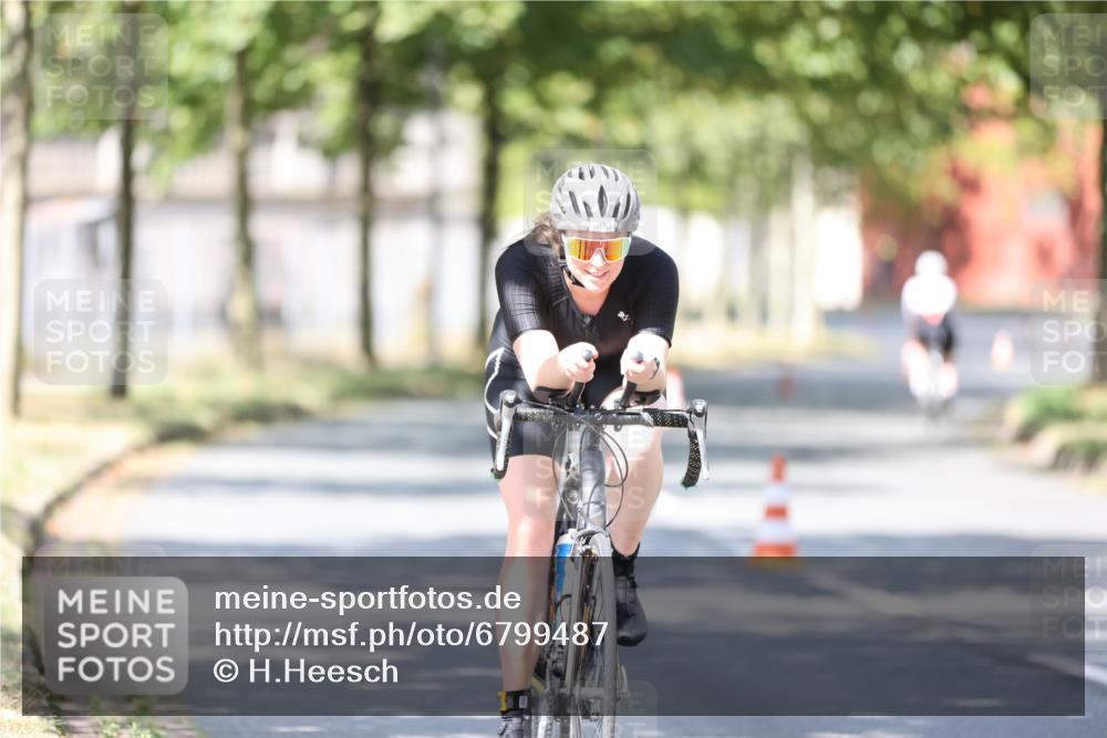 11.08.2024 - GEWOBA Citytriathlon Bremen H.Heesch http://msf.ph/oto/6799487 11.08.2024 11:56:55 Laufen  meine-sportfotos.de