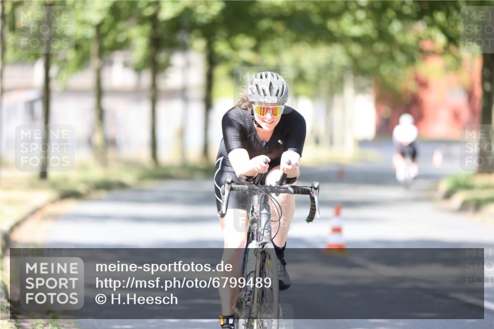 11.08.2024 - GEWOBA Citytriathlon Bremen H.Heesch http://msf.ph/oto/6799489 11.08.2024 11:56:55 Laufen  meine-sportfotos.de