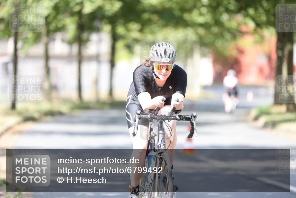 11.08.2024 - GEWOBA Citytriathlon Bremen H.Heesch http://msf.ph/oto/6799492 11.08.2024 11:56:55 Laufen  meine-sportfotos.de