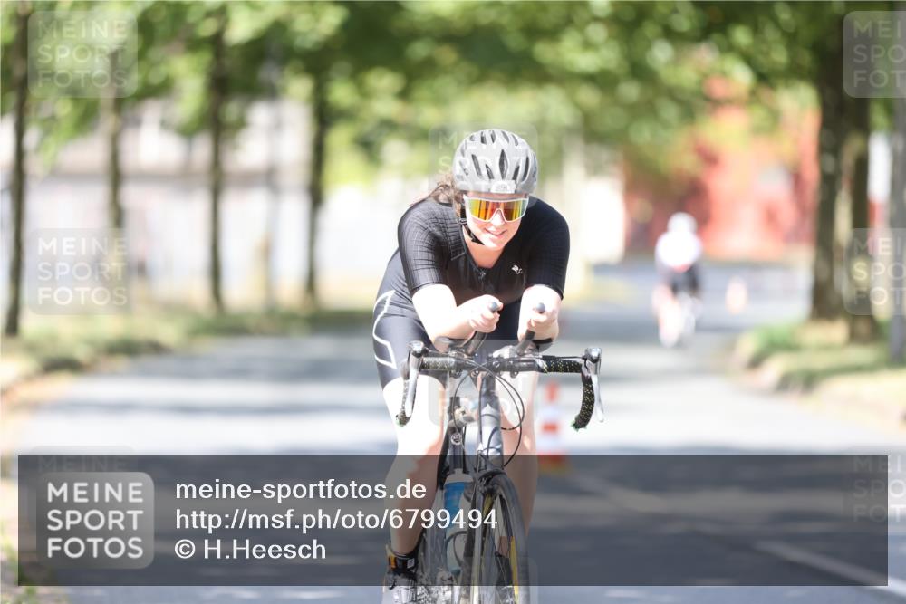 11.08.2024 - GEWOBA Citytriathlon Bremen H.Heesch http://msf.ph/oto/6799494 11.08.2024 11:56:55 Laufen  meine-sportfotos.de