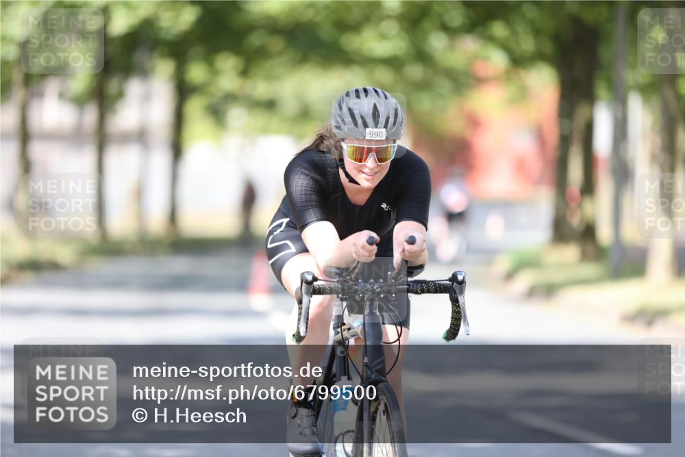 11.08.2024 - GEWOBA Citytriathlon Bremen H.Heesch http://msf.ph/oto/6799500 11.08.2024 11:56:55 Laufen  meine-sportfotos.de