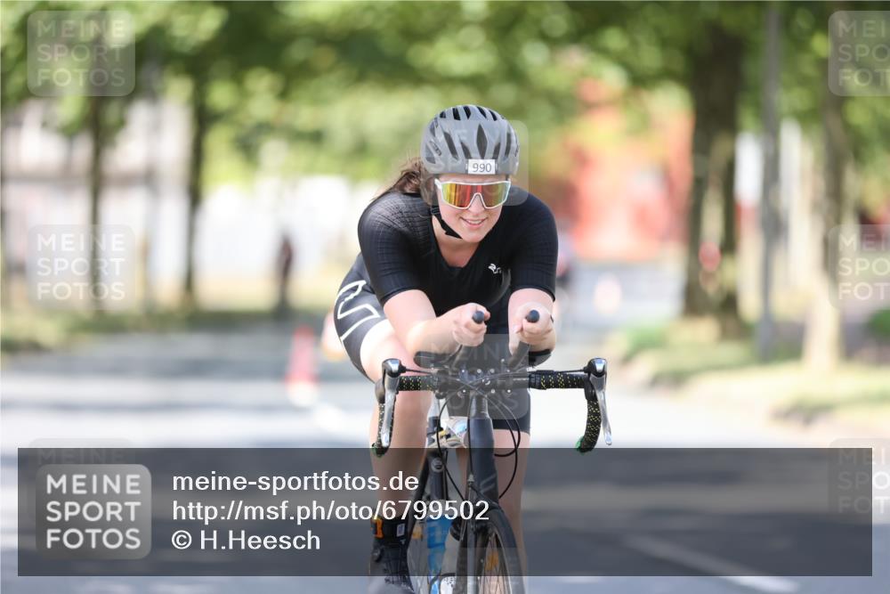 11.08.2024 - GEWOBA Citytriathlon Bremen H.Heesch http://msf.ph/oto/6799502 11.08.2024 11:56:55 Laufen  meine-sportfotos.de