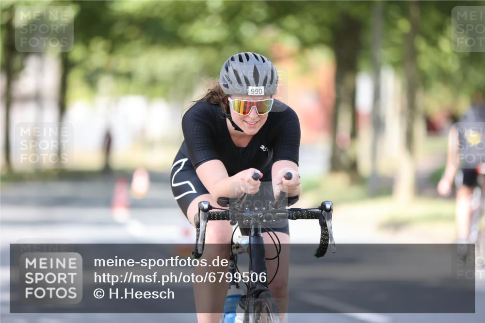 11.08.2024 - GEWOBA Citytriathlon Bremen H.Heesch http://msf.ph/oto/6799506 11.08.2024 11:56:55 Laufen  meine-sportfotos.de