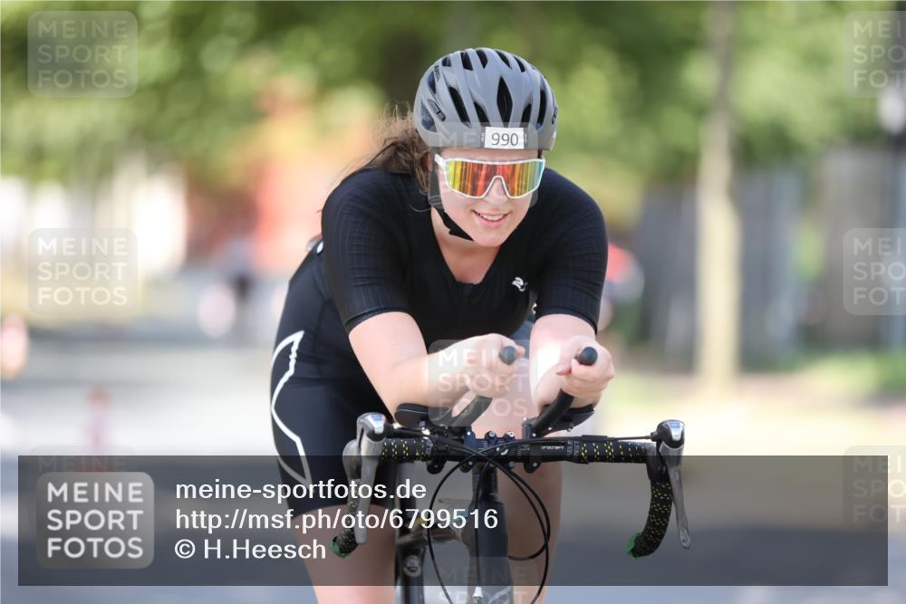 11.08.2024 - GEWOBA Citytriathlon Bremen H.Heesch http://msf.ph/oto/6799516 11.08.2024 11:56:56 Laufen  meine-sportfotos.de