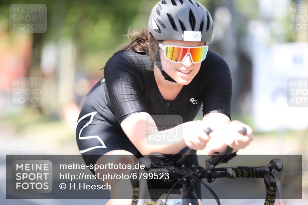 11.08.2024 - GEWOBA Citytriathlon Bremen H.Heesch http://msf.ph/oto/6799523 11.08.2024 11:56:56 Laufen  meine-sportfotos.de