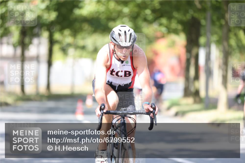 11.08.2024 - GEWOBA Citytriathlon Bremen H.Heesch http://msf.ph/oto/6799552 11.08.2024 11:57:02 Laufen  meine-sportfotos.de