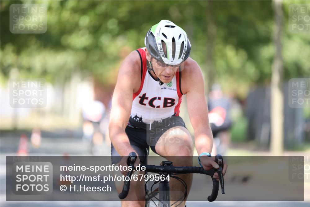 11.08.2024 - GEWOBA Citytriathlon Bremen H.Heesch http://msf.ph/oto/6799564 11.08.2024 11:57:02 Laufen  meine-sportfotos.de