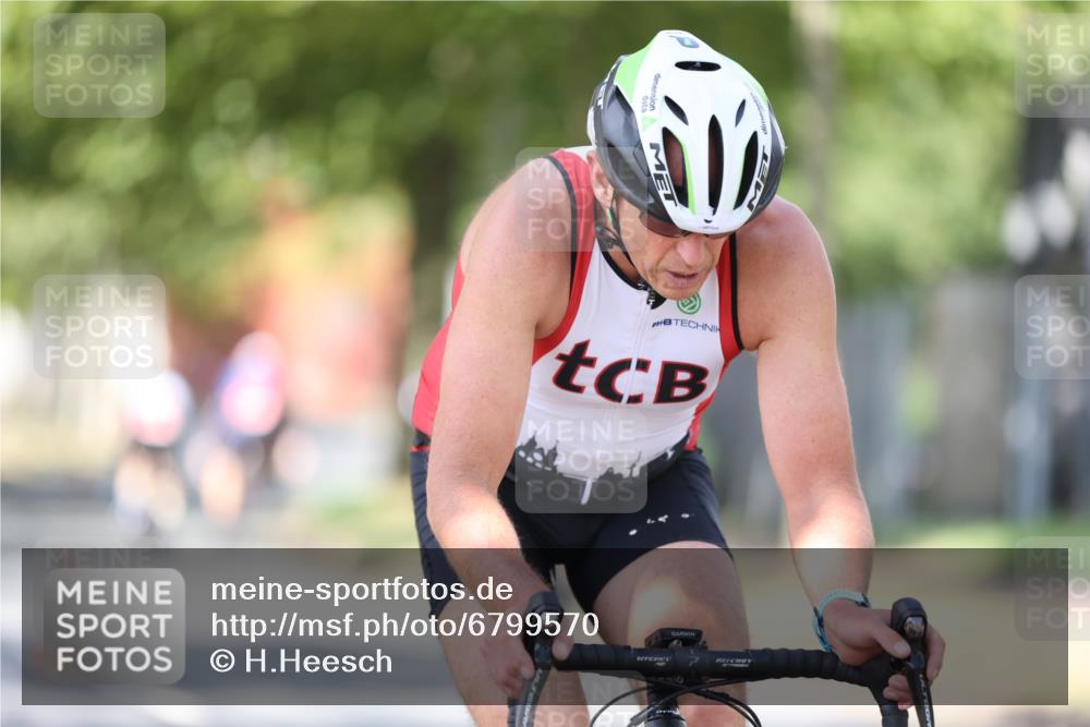 11.08.2024 - GEWOBA Citytriathlon Bremen H.Heesch http://msf.ph/oto/6799570 11.08.2024 11:57:02 Laufen  meine-sportfotos.de