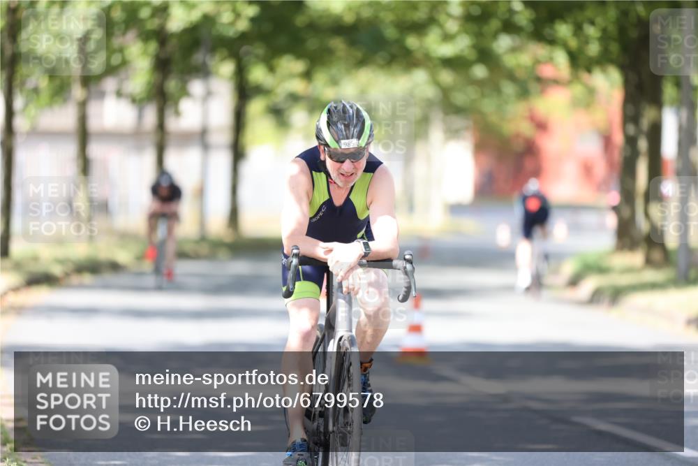 11.08.2024 - GEWOBA Citytriathlon Bremen H.Heesch http://msf.ph/oto/6799578 11.08.2024 11:57:12 Laufen  meine-sportfotos.de