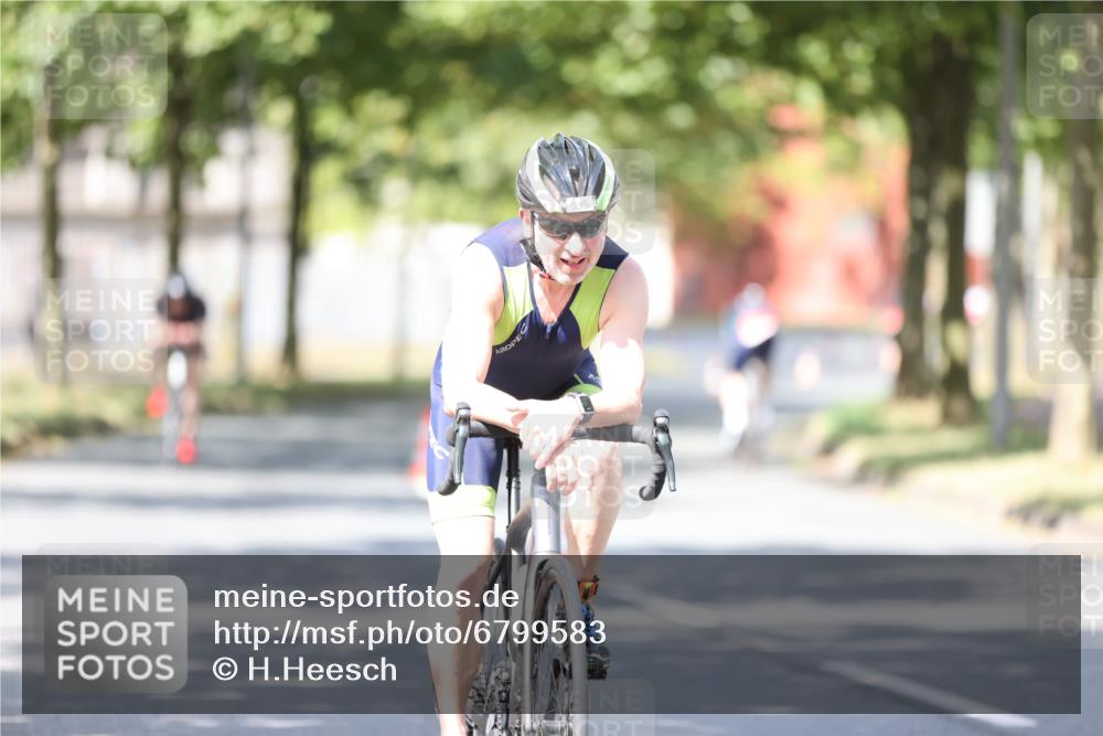 11.08.2024 - GEWOBA Citytriathlon Bremen H.Heesch http://msf.ph/oto/6799583 11.08.2024 11:57:12 Laufen  meine-sportfotos.de