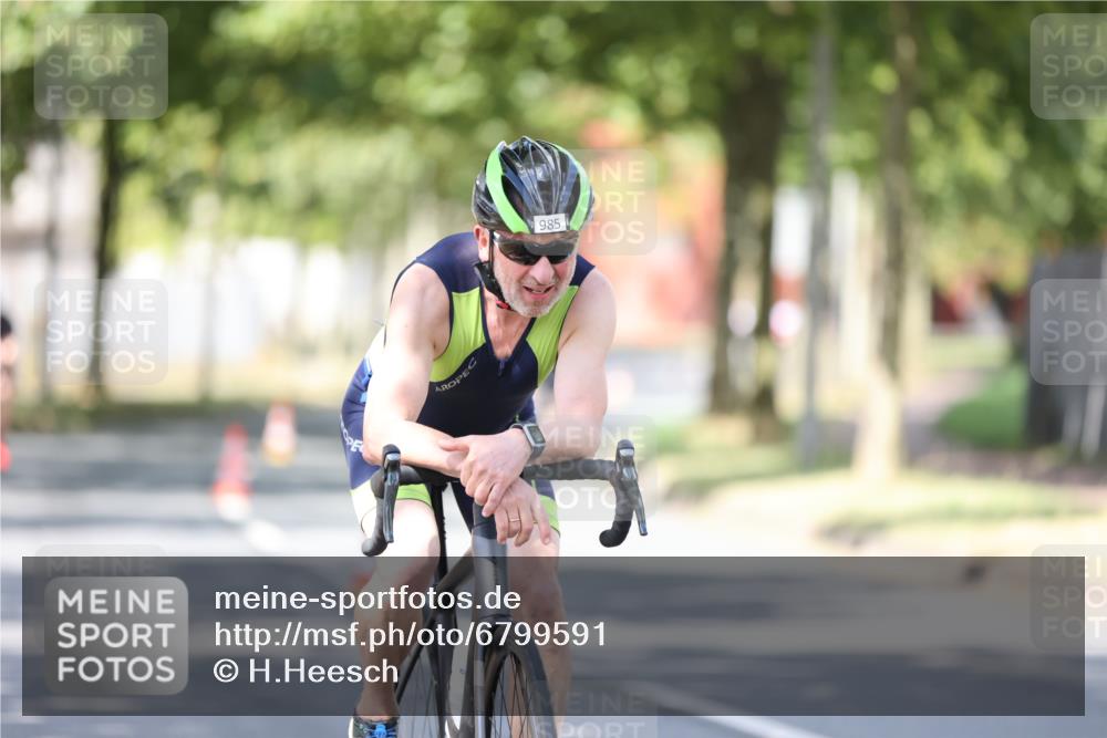 11.08.2024 - GEWOBA Citytriathlon Bremen H.Heesch http://msf.ph/oto/6799591 11.08.2024 11:57:12 Laufen  meine-sportfotos.de