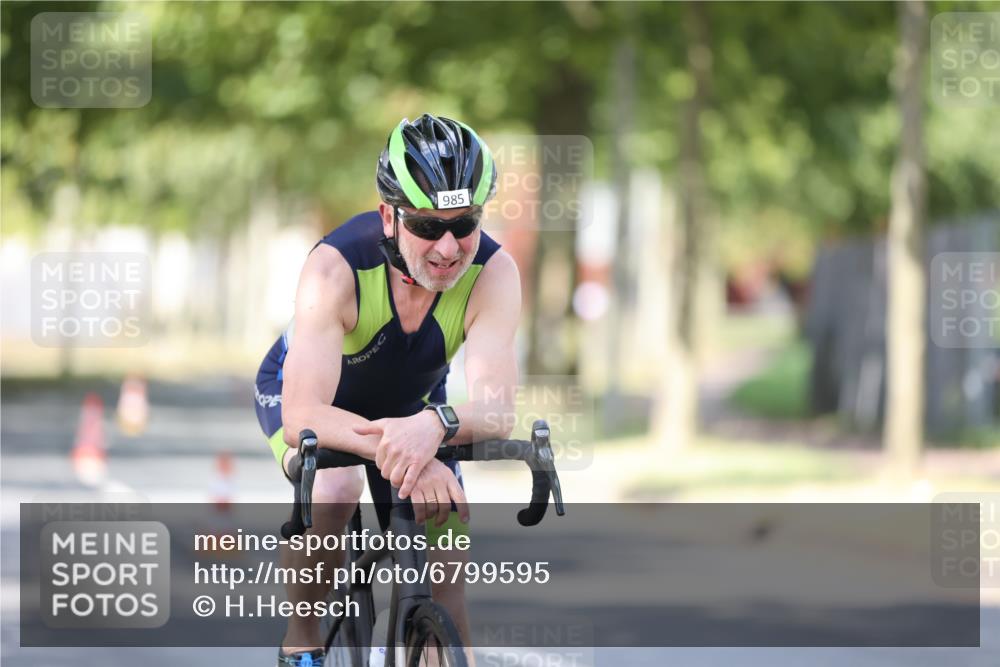 11.08.2024 - GEWOBA Citytriathlon Bremen H.Heesch http://msf.ph/oto/6799595 11.08.2024 11:57:12 Laufen  meine-sportfotos.de