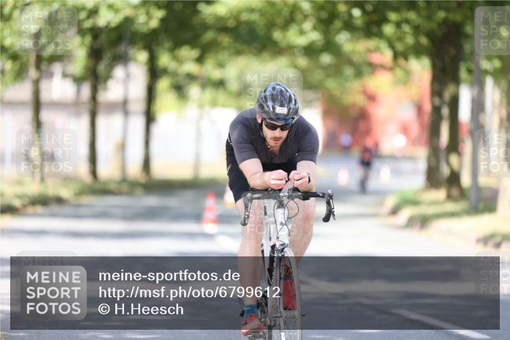 11.08.2024 - GEWOBA Citytriathlon Bremen H.Heesch http://msf.ph/oto/6799612 11.08.2024 11:57:15 Laufen  meine-sportfotos.de