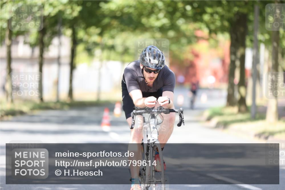 11.08.2024 - GEWOBA Citytriathlon Bremen H.Heesch http://msf.ph/oto/6799614 11.08.2024 11:57:15 Laufen  meine-sportfotos.de