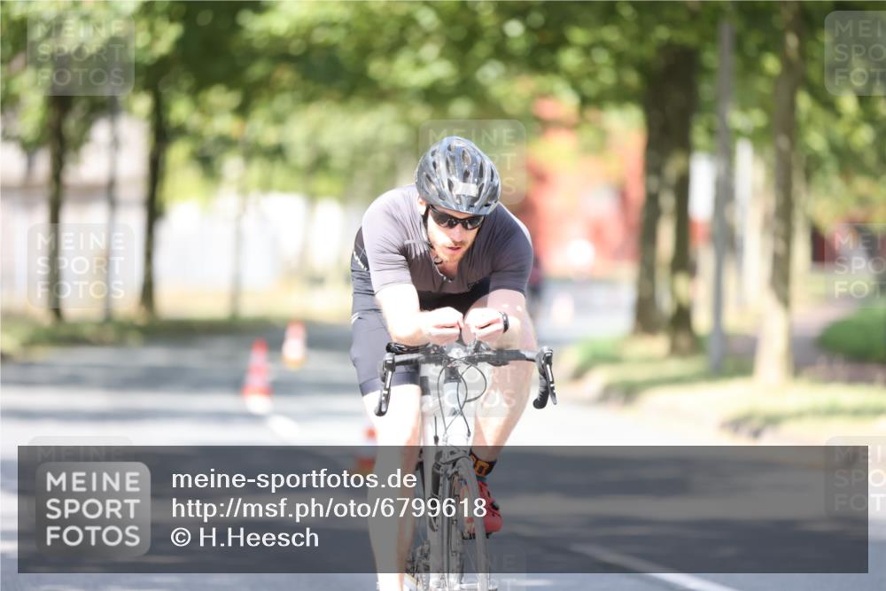 11.08.2024 - GEWOBA Citytriathlon Bremen H.Heesch http://msf.ph/oto/6799618 11.08.2024 11:57:15 Laufen  meine-sportfotos.de
