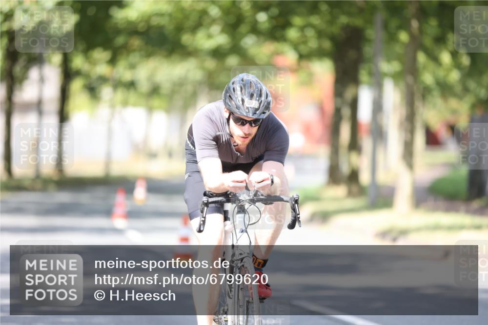11.08.2024 - GEWOBA Citytriathlon Bremen H.Heesch http://msf.ph/oto/6799620 11.08.2024 11:57:15 Laufen  meine-sportfotos.de