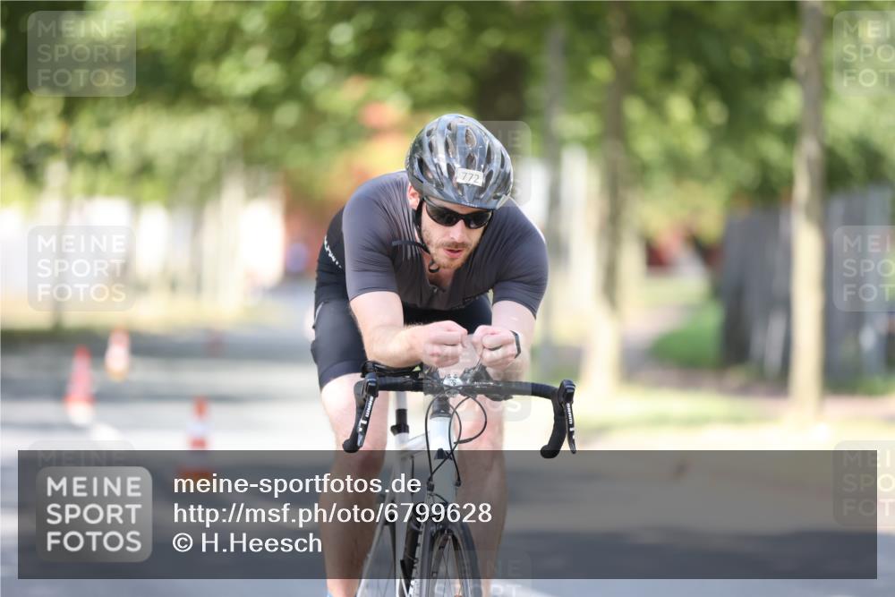 11.08.2024 - GEWOBA Citytriathlon Bremen H.Heesch http://msf.ph/oto/6799628 11.08.2024 11:57:16 Laufen  meine-sportfotos.de