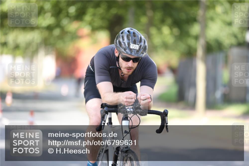 11.08.2024 - GEWOBA Citytriathlon Bremen H.Heesch http://msf.ph/oto/6799631 11.08.2024 11:57:16 Laufen  meine-sportfotos.de