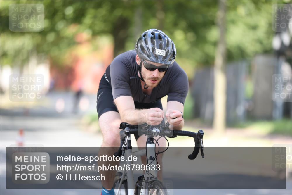 11.08.2024 - GEWOBA Citytriathlon Bremen H.Heesch http://msf.ph/oto/6799633 11.08.2024 11:57:16 Laufen  meine-sportfotos.de