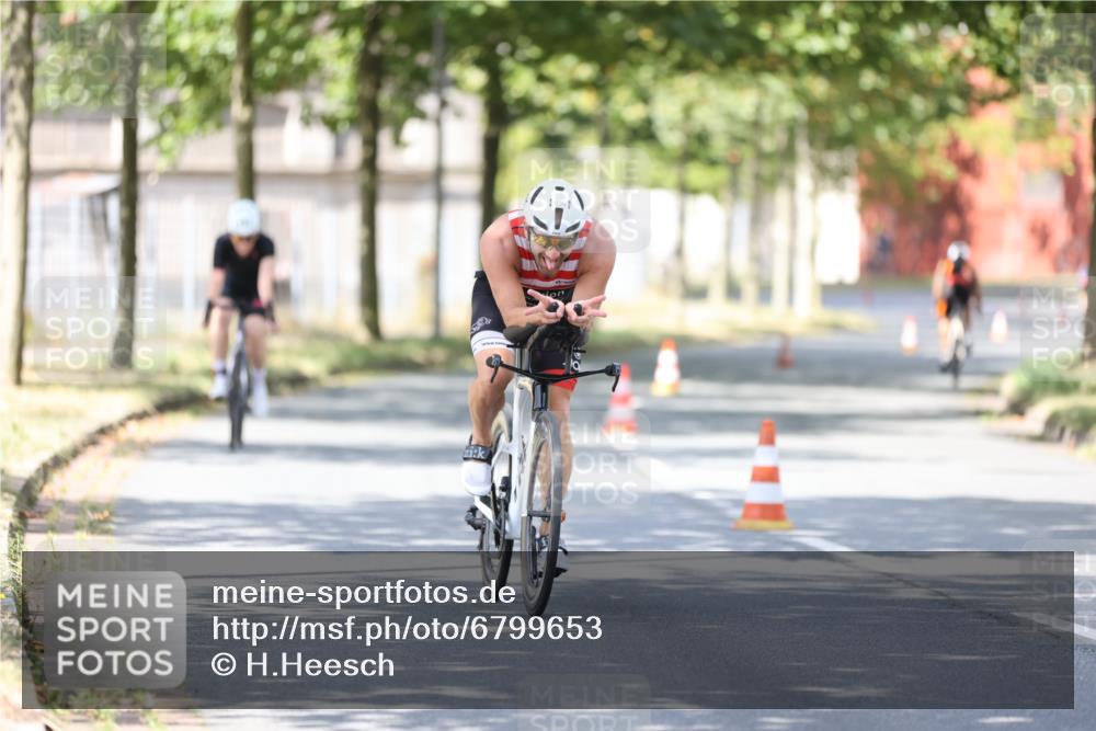 11.08.2024 - GEWOBA Citytriathlon Bremen H.Heesch http://msf.ph/oto/6799653 11.08.2024 11:57:30 Laufen  meine-sportfotos.de