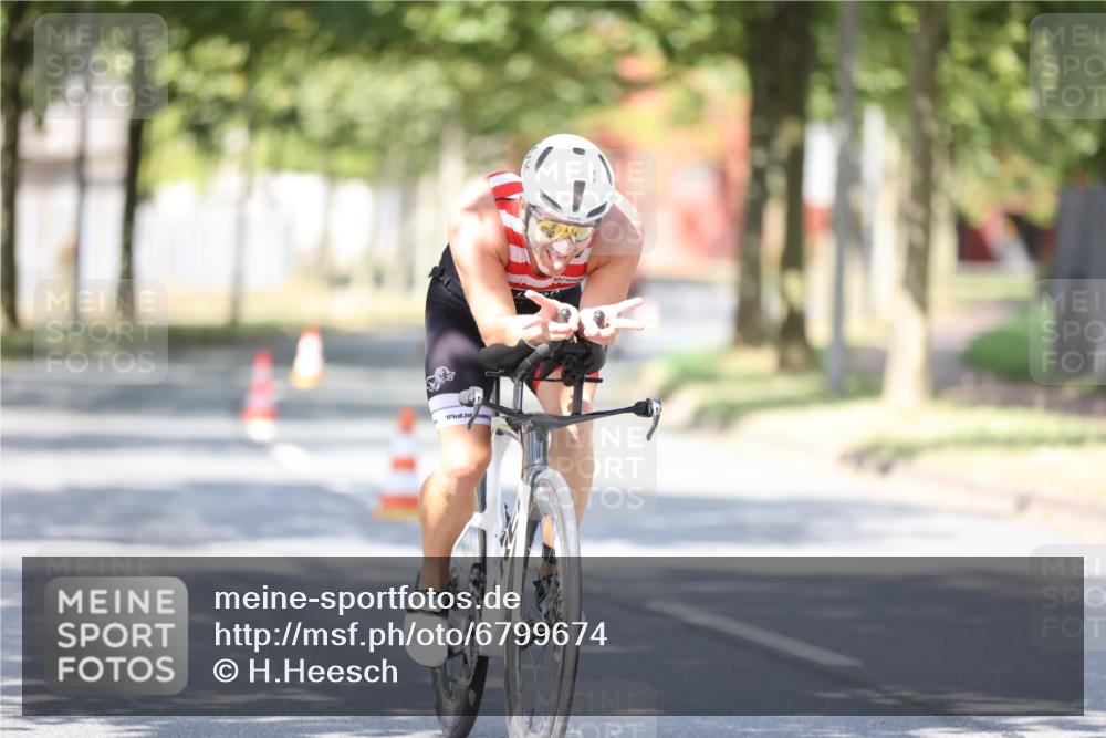 11.08.2024 - GEWOBA Citytriathlon Bremen H.Heesch http://msf.ph/oto/6799674 11.08.2024 11:57:30 Laufen  meine-sportfotos.de