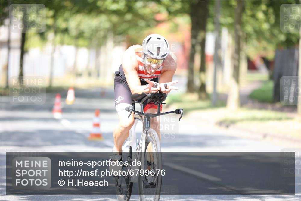 11.08.2024 - GEWOBA Citytriathlon Bremen H.Heesch http://msf.ph/oto/6799676 11.08.2024 11:57:30 Laufen  meine-sportfotos.de