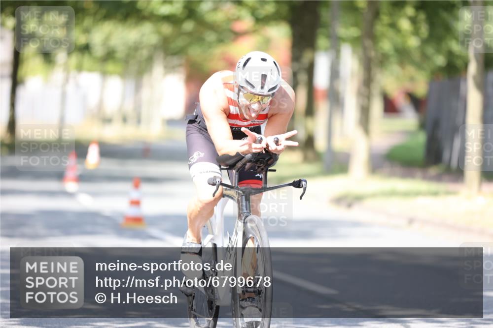 11.08.2024 - GEWOBA Citytriathlon Bremen H.Heesch http://msf.ph/oto/6799678 11.08.2024 11:57:30 Laufen  meine-sportfotos.de