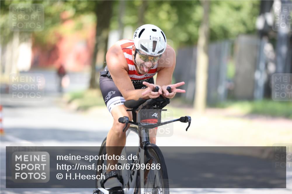 11.08.2024 - GEWOBA Citytriathlon Bremen H.Heesch http://msf.ph/oto/6799686 11.08.2024 11:57:30 Laufen  meine-sportfotos.de
