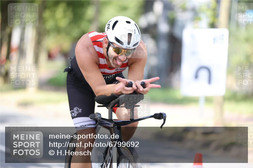 11.08.2024 - GEWOBA Citytriathlon Bremen H.Heesch http://msf.ph/oto/6799692 11.08.2024 11:57:31 Laufen  meine-sportfotos.de