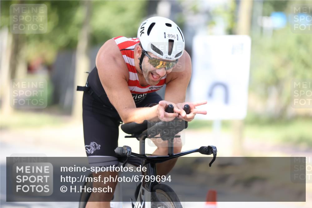 11.08.2024 - GEWOBA Citytriathlon Bremen H.Heesch http://msf.ph/oto/6799694 11.08.2024 11:57:31 Laufen  meine-sportfotos.de