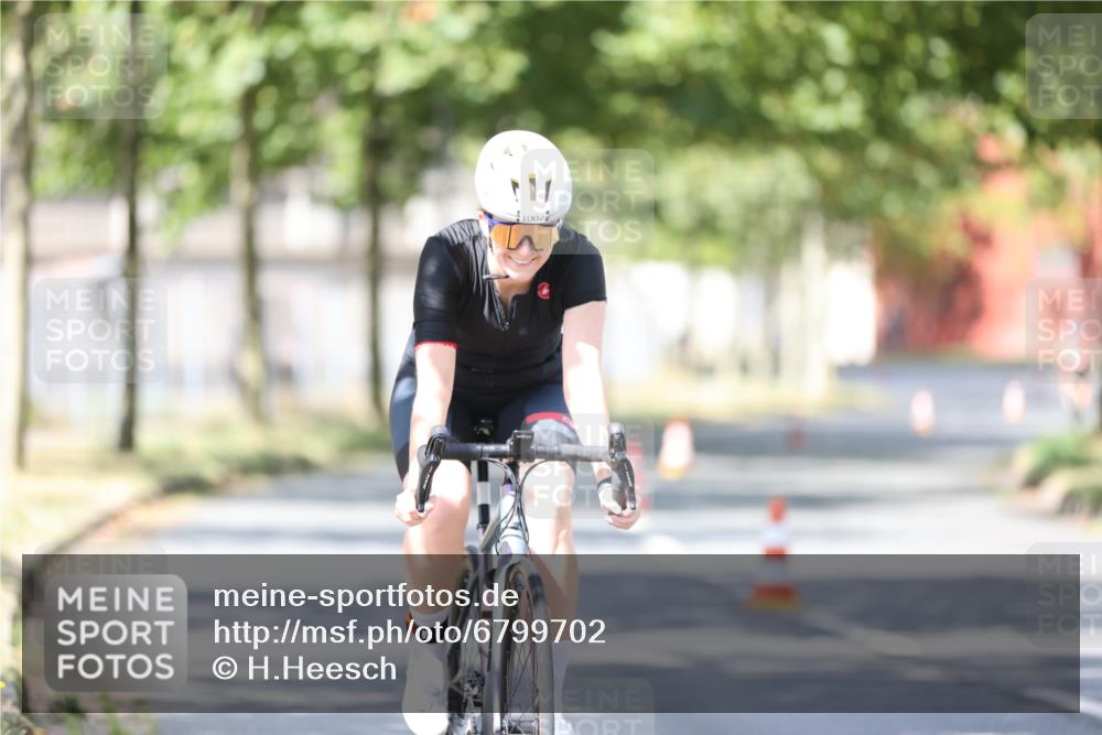 11.08.2024 - GEWOBA Citytriathlon Bremen H.Heesch http://msf.ph/oto/6799702 11.08.2024 11:57:33 Laufen  meine-sportfotos.de