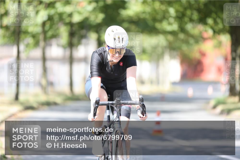 11.08.2024 - GEWOBA Citytriathlon Bremen H.Heesch http://msf.ph/oto/6799709 11.08.2024 11:57:33 Laufen  meine-sportfotos.de