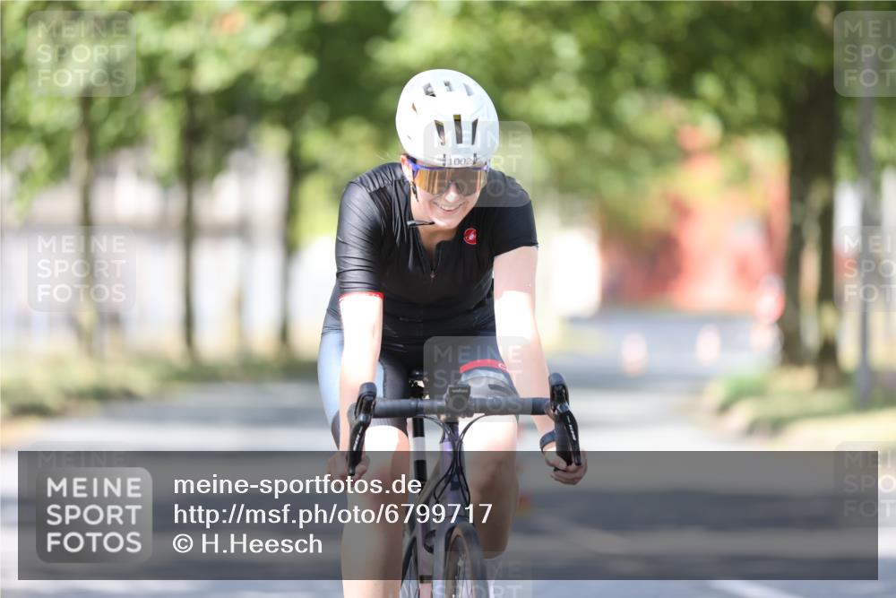 11.08.2024 - GEWOBA Citytriathlon Bremen H.Heesch http://msf.ph/oto/6799717 11.08.2024 11:57:33 Laufen  meine-sportfotos.de