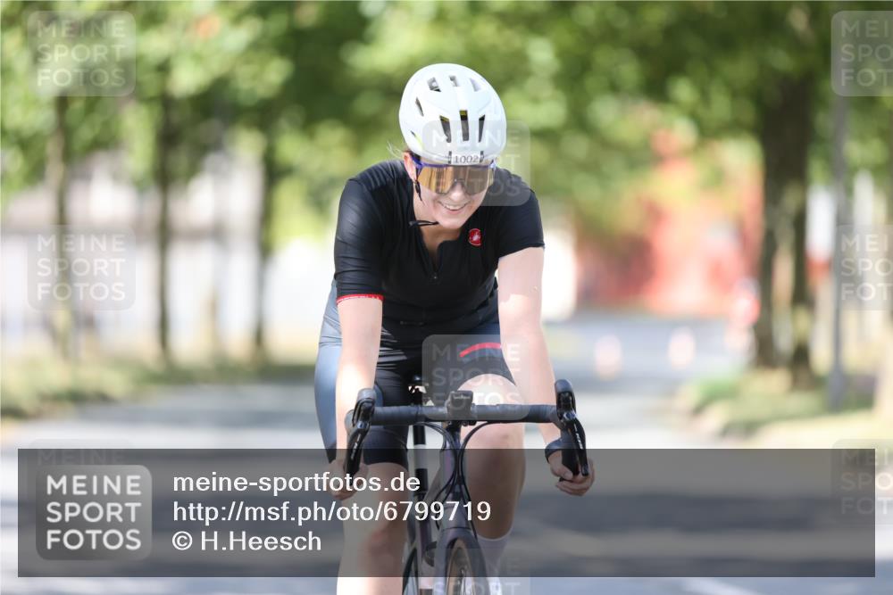 11.08.2024 - GEWOBA Citytriathlon Bremen H.Heesch http://msf.ph/oto/6799719 11.08.2024 11:57:33 Laufen  meine-sportfotos.de