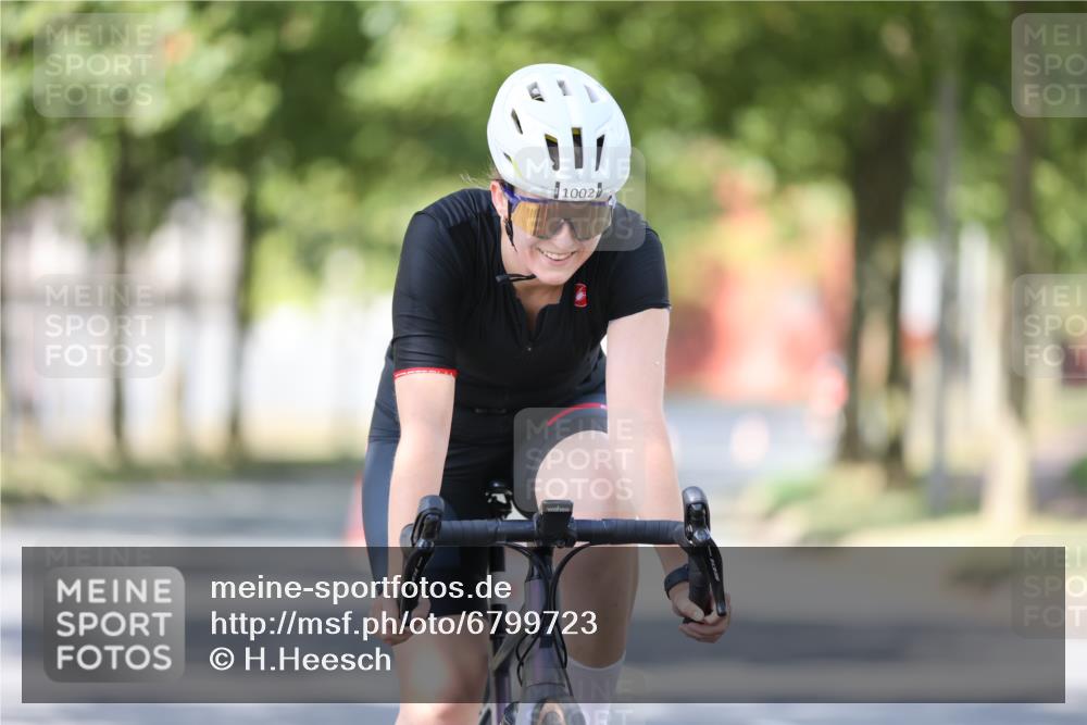 11.08.2024 - GEWOBA Citytriathlon Bremen H.Heesch http://msf.ph/oto/6799723 11.08.2024 11:57:33 Laufen  meine-sportfotos.de
