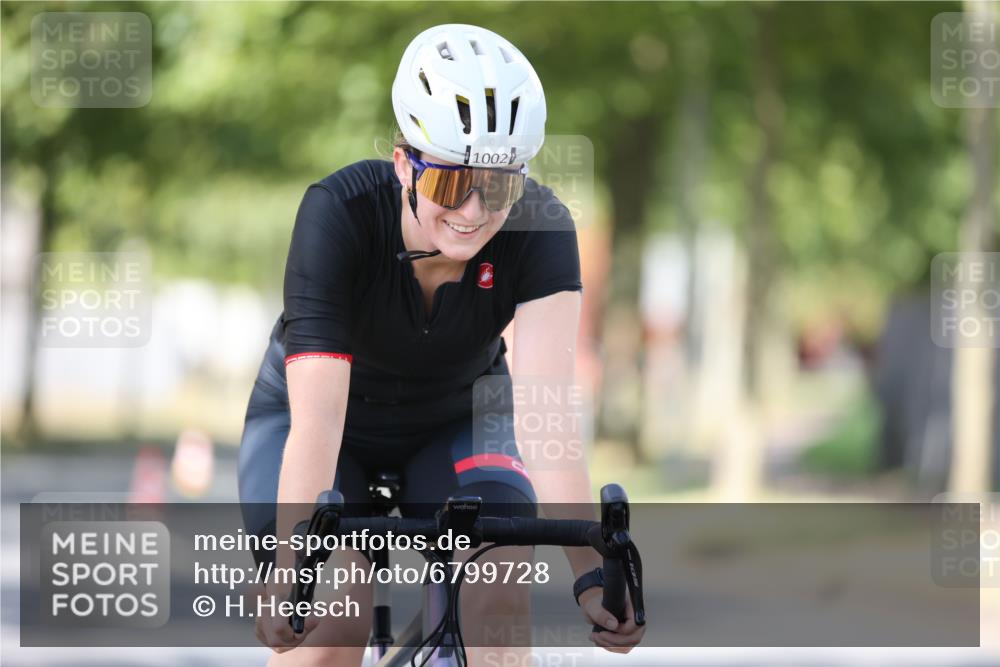 11.08.2024 - GEWOBA Citytriathlon Bremen H.Heesch http://msf.ph/oto/6799728 11.08.2024 11:57:33 Laufen  meine-sportfotos.de
