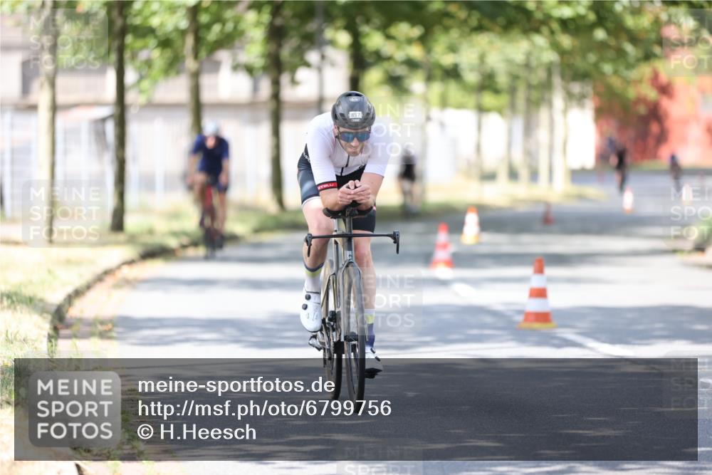 11.08.2024 - GEWOBA Citytriathlon Bremen H.Heesch http://msf.ph/oto/6799756 11.08.2024 11:57:46 Laufen  meine-sportfotos.de