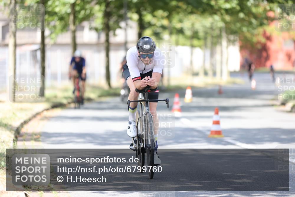 11.08.2024 - GEWOBA Citytriathlon Bremen H.Heesch http://msf.ph/oto/6799760 11.08.2024 11:57:46 Laufen  meine-sportfotos.de