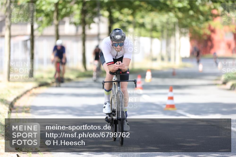 11.08.2024 - GEWOBA Citytriathlon Bremen H.Heesch http://msf.ph/oto/6799762 11.08.2024 11:57:46 Laufen  meine-sportfotos.de