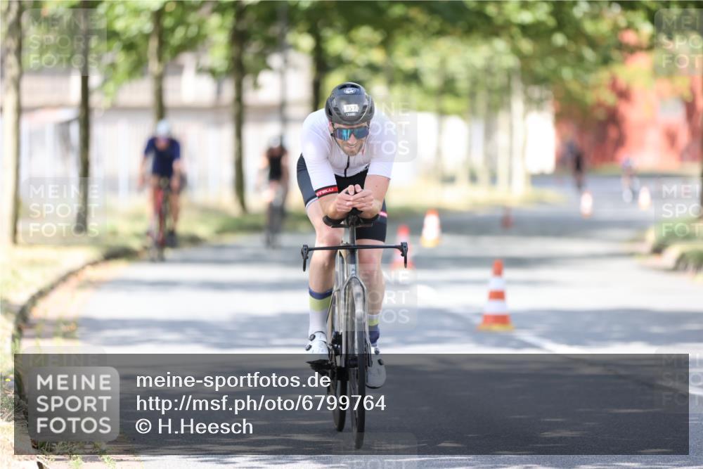 11.08.2024 - GEWOBA Citytriathlon Bremen H.Heesch http://msf.ph/oto/6799764 11.08.2024 11:57:46 Laufen  meine-sportfotos.de