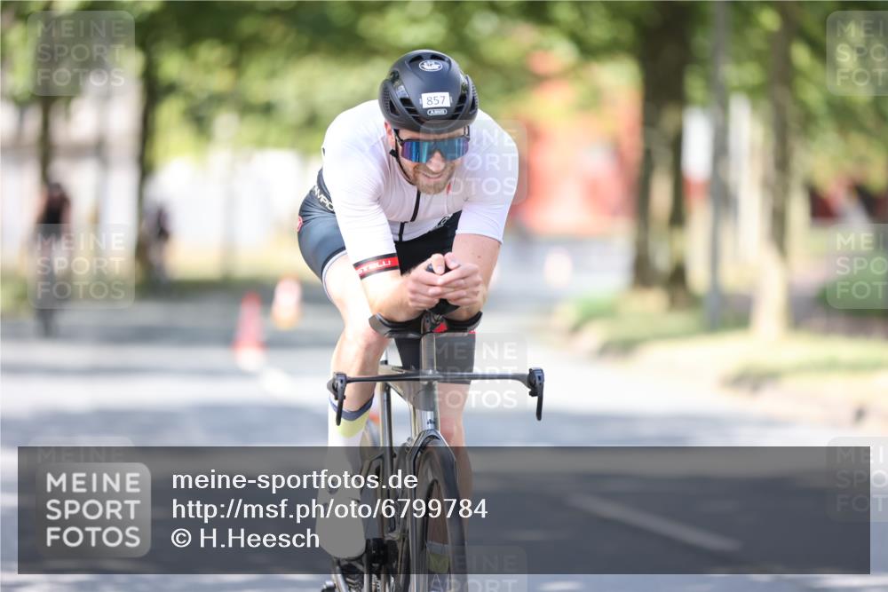 11.08.2024 - GEWOBA Citytriathlon Bremen H.Heesch http://msf.ph/oto/6799784 11.08.2024 11:57:46 Laufen  meine-sportfotos.de
