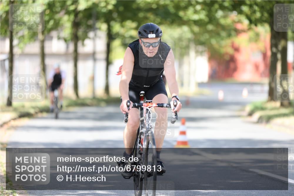 11.08.2024 - GEWOBA Citytriathlon Bremen H.Heesch http://msf.ph/oto/6799813 11.08.2024 11:57:50 Laufen  meine-sportfotos.de