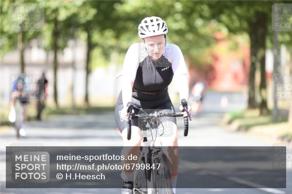 11.08.2024 - GEWOBA Citytriathlon Bremen H.Heesch http://msf.ph/oto/6799847 11.08.2024 11:57:55 Laufen  meine-sportfotos.de