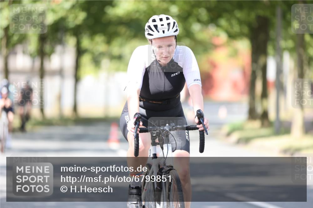 11.08.2024 - GEWOBA Citytriathlon Bremen H.Heesch http://msf.ph/oto/6799851 11.08.2024 11:57:55 Laufen  meine-sportfotos.de